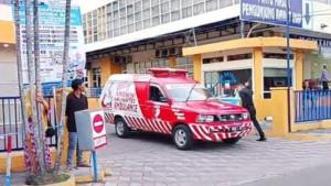 23-ambulans-angkut-korban-laka.jpg