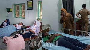 38-siswa-yang-mengalami-gejala-keracunan-2-di-antaranya-dirujuk-ke-rumah-sakit.jpg