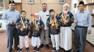 4-Siswa-SD-NU-1-Trate-Gresik-Ukir-Prestasi-Gemilang-di-Kejuaraan-Robotik-Internasional-Malaysia.jpg