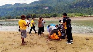 4-warga-mojokerto-tenggelam-di-Pantai-Pancer-Door-Pacitan-Jatim.jpg