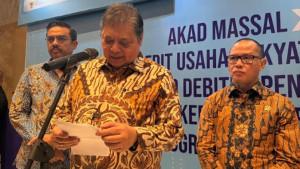 AKAD-KUR-Menteri-Koordinator-Bidang-Perekonomian-RI-Airlangga-Hartarto-me.jpg