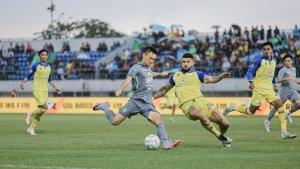Alasan-Uston-Nawawi-Persebaya-Bisa-Kalah-2-0-Dari-Barito-Putera.jpg