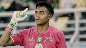Andhika-Ramadhani-saat-memperkuat-Persebaya-Surabaya-di-Liga-1-20242025.jpg