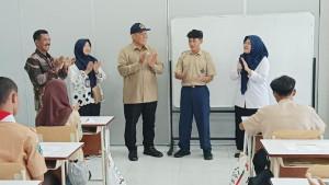 Anggota-DPR-RI-Bambang-Haryo-Soekartono-meninjau-Sekolah-Rakyat-Menengah-Atas.jpg