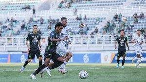 Arif-Catur-tidak-mau-terlena-atas-penampilan-apik-di-Persebaya.jpg