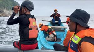Blitar-menggunakan-perahu-Selasa-1292023.jpg