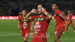 Bruno-Moreira-di-Stadion-Gelora-Bung-Tomo-GBT-Surabaya-Jumat-2382024-malam.jpg