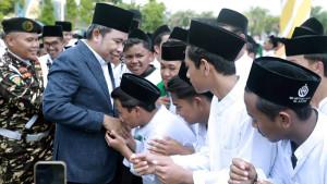 Bupati-Jember-Muhammad-Fawait-di-perayaan-Hari-Santri-Nasional-2025.jpg