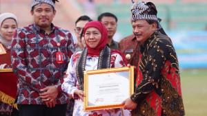 Bupati-Nganjuk-tokoh-koperasi.jpg