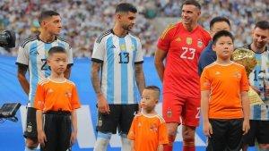 Cristian-Romero-cetak-gol-ke-gawang-Timnas-Indonesia.jpg