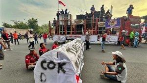DEMO-SOPIR-TRUK-Ribuan-sopir-yang-tergabung-dengan-Gerakan-Sopir.jpg