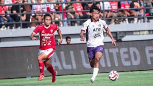 DIPANGGIL-TIMNAS-Striker-Persik-Kediri-Wigi-Pratama-kanan-sa.jpg