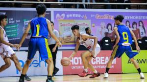 DOMINAN-Tim-basket-putra-SMAN-1-Gresik-jersey-putih-tampil-dominan-di-h.jpg