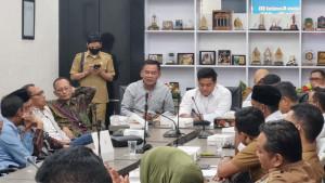 DPRD-Gresik-minta-rumah1.jpg
