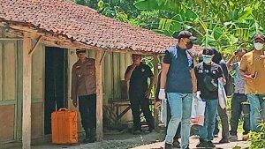 Densus-88-menggeledah-rumah-terduga-teroris-di-Ngawi-16122023.jpg