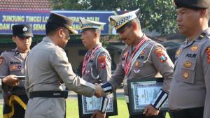 GAGALKAN-PENGEDAR-NARKOBA-Anggota-Satlantas-Polres-Mojokerto-Kota-meng.jpg