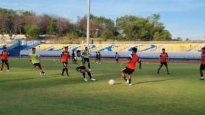 GRESIK-UNITED-Para-pemain-Gresik-United-menjalani-latihan-JUMAT.jpg