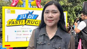Ika-Wahyuningrum-dalam-kampanye-Judi-Pasti-Rugi-di-Surabaya-Jatim.jpg