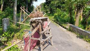 JEMBATAN-AMBROL-Kondisi-jembatan-ambrol-di-Desa-Tlogo-Kecamatan-Kan.jpg