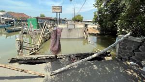 Jembatan-Ambrol-di-Sedati-Sidoarjo-Jatim.jpg
