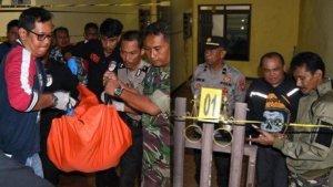 Jenazah-Agus-warga-Mangliawan-Pakis-Kabupaten-Malang-saat-dievakuasi-dari-lokasi-pembunuhan.jpg