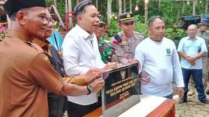 KAMPUNG-DURIAN-PAKIS-Bupati-Jember-Muhammad-Fawait-Gus-Fawait-mer.jpg