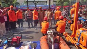 KESIAPAN-PERSONEL-Bupati-Tulungagung-Gatut-Sunu-Wibowo-melihat-kesi.jpg