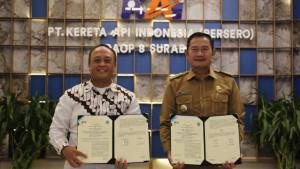 Kabupaten-Lamongan-di-ruang-Airlangga-Kantor-Daop-8-Surabaya-Selasa-1692025.jpg
