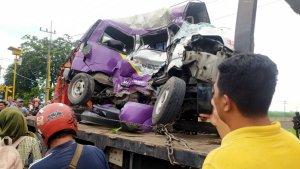 Kecelakaan-Maut-KA-Matarmaja-Tabrak-Ambulans-RSUD-Gambiran-Kediri.jpg