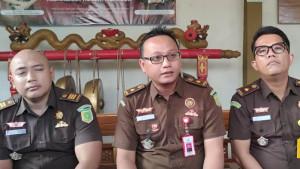 Kejari-Nganjuk-tahan-PNS.jpg