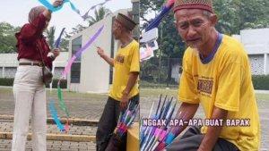 Kisah-Kakek-Harun-Sehari-hari-Jual-Mainan-Buatan-Sendiri-Cuma-Dijual-Rp-3-Ribuan-Kadang-Gak-Laku.jpg