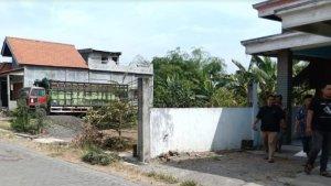 Kondisi-rumah-korban-Udin-Suyono-di-Desa-Lebanisuko-Wringinanom-Gresik.jpg