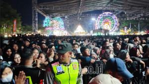 Konser-Happy-Asmara-di-Alun-alun-Trenggalek-Selasa-2982023-malam.jpg