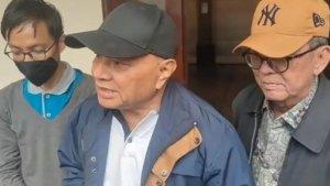 Kuasa-Hukum-lima-saksi-dan-satu-tersangka-kasus-kebakaran-di-Bromo-Probolinggo-Mustaji.jpg