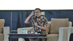 LITERASI-DIGITAL-Wakil-Ketua-DPRD-Surabaya-Arif-Fathoni-saat-hadir-di-ten.jpg