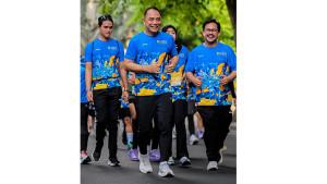 LOMBA-LARI-Ilustrasi-Wali-Kota-Surabaya-Eri-Cahyadi-saat-berpa.jpg