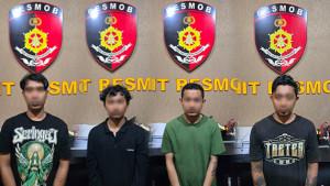 MALING-BATERAI-BTS-Polisi-mengamankan-empat-pria-asal-Lamongan-yang.jpg