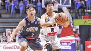 MENANG-Anggota-tim-basket-putra-SMA-Gloria-2-Surabaya-Reinhart-Jos.jpg