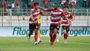 Madura-United-pakai-jersey-khusus-di-babak-championship-series-Liga-1-20232024.jpg