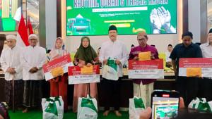 Mensos-Gus-Ipul-Hadiri-Tahlil-Akbar-Korban-Tragedi-Sidoarjo-Sekaligus-Serahkan-Santunan.jpg