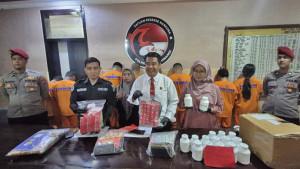 NARKOBA-Satreskoba-Polresta-Banyuwangi-mengungkap-22-kasus-na.jpg