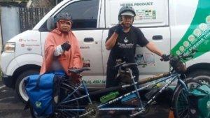 Nashrullah-Ong-dan-Erma-Hanurasari-pasutri-asal-Purwokerto-yang-naik-haji-dengan-bersepeda.jpg