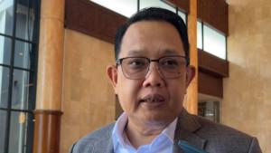 OBIL-LISTRIK-Sekdaprov-Jatim-Adhy-Karyono-saat-ditemui-di-Ged.jpg