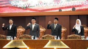 PARIPURNA-Rapat-Paripurna-DPRD-Jatim-yang-berlangsung-Senin-13102025-Rapat-p.jpg