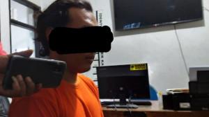 PELAKU-BEGAL-PAYUDARA-Tersangka-BAK-saat-digelandang-ke-Ruang-Pen.jpg
