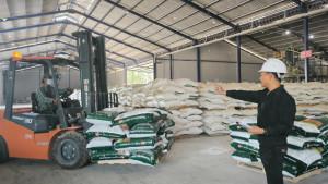 PENDAPATAN-NAIK-Kegiatan-di-gudang-PT-Nusa-Palapa-Gemilang-Tbk-NPGF-den.jpg