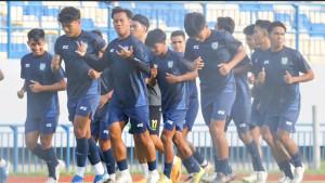 PERSIAPAN-LIGA-3-Para-pemain-Gresik-United-menjalani-lkatihan.jpg