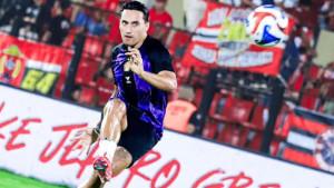 PLAYER-OF-THE-MATCH-Kapten-tim-Persik-Kediri-Ezra-Walian-kembali-menjadi-sos.jpg