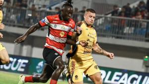 Pamekasan-Jumat-24102025-Laga-berakhir-0-1-untuk-Persija.jpg