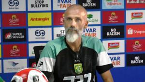 Pelatih-Persebaya-Eduardo-Perez-2392025jpg.jpg